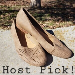 NWOT Yuu Francie Tan Lazercut Flats Suede Feel Shoes Women's 10 Work Career Cute